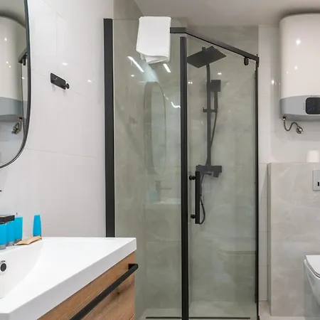 Fabryczna By Bookinghost * Катовице